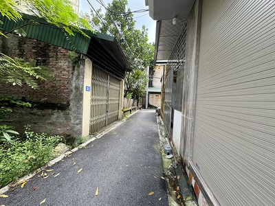 VỊ TRÍ VÀNG  Ngô Xuân Quảng 42,8m2 Đất Đẹp, Hướng ĐN, gần đường QL5A - Trung tâm thương mại 2