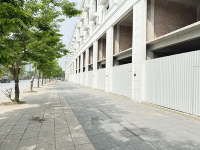 Cần bán 247m2 đất biệt thự 31ha Trâu Quỳ, Gia Lâm. Đường 13m, view hồ điều hòa 3