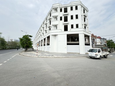 Cần bán 247m2 đất biệt thự 31ha Trâu Quỳ, Gia Lâm. Đường 13m, view hồ điều hòa 4