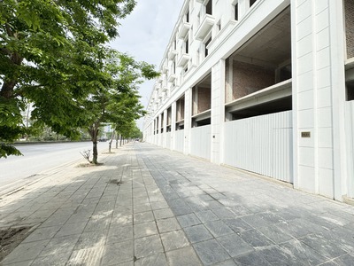 Cần bán 247m2 đất biệt thự 31ha Trâu Quỳ, Gia Lâm. Đường 13m, view hồ điều hòa 5