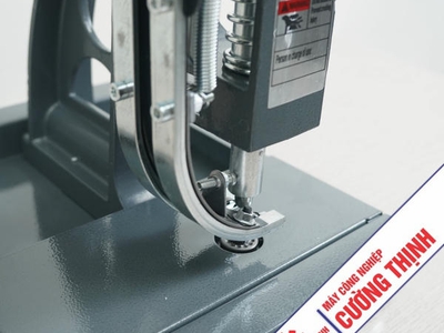 Tối ưu thao tác: Máy Dập Khoen Bằng Tay Cường Thịnh Tự Động Cắt Lỗ Và Lồng Khuy 2