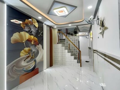 Nhà đúc 2 tầng - sát ngã tư bốn xã - chỉ 3ty xíu 0