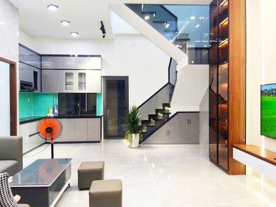 Chính chủ gửi bán nhà đẹp 2 tầng mới xây 101m , tặng full nội thất gần chợ thới tứ. 2