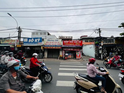 Mặt tiền 3 mặt thoáng - ngay aeon - dòng t.iền vài chục - 165m ngang 7.3 chỉ 15.x 0