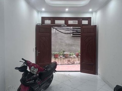 -khu vực đang phát triển mạnh, tiện ích đầy đủ, xung quanh nhiều trường đh, cđ.  -nhà 5 tầng, 1