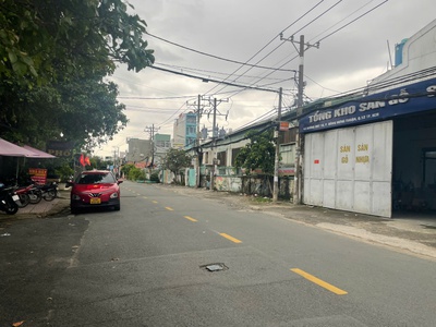 Bán nhà  10.2x28  mặt tiền đông hưng thuận 10 thông kdc an sương, q12 1