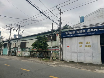 Bán nhà  10.2x28  mặt tiền đông hưng thuận 10 thông kdc an sương, q12 3