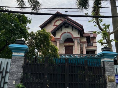 Biệt thự sân vườn đại gia 19.8x25 mặt tiền đường ngay công viên phần mềm quang trung. 0