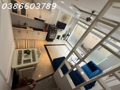 32m    ngõ 206 cổ linh  đàm quang trung    mặt tiền 4.9m   5 tầng   ô tô đỗ cửa   gần cầu vĩnh tuy, 2