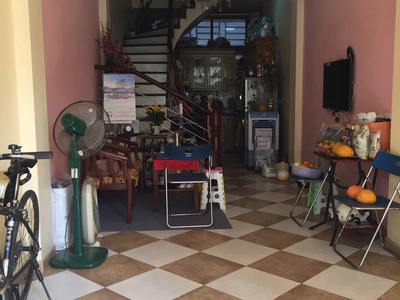 Cho thuê nhà 5 tầng   ngõ ô tô tránh, vỉa hè rộng   282 Lạc Long Quân, 0