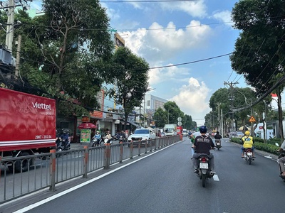 Nhà đẹp 4 lầu có hầm hxt 80m2 ngang 4m ở ngay đi bộ ra đường quang trung gần emart 9.5 tỷ 0