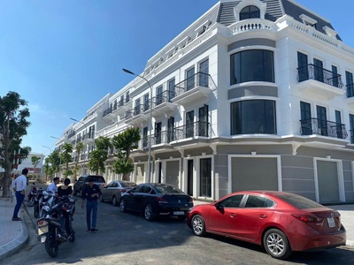 Chính chủ bán gấp shophouse 4 tầng, 75m2 cạnh vincom plaza 3