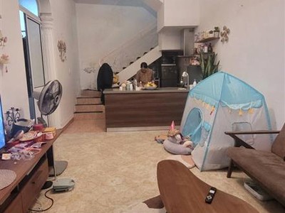 Vị trí đẹp - gần phố - lô góc - nhà nở hậu lộc lá - xây căn hộ kd cho thuê. 3 tầng 65m2. 2