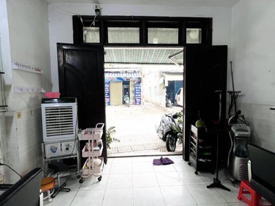 Bán nhà hẻm gò dầuì tân phú 40m2 2 tầng sổ hồng. chỉ 5.8 tỷ, vị trí vàng 2