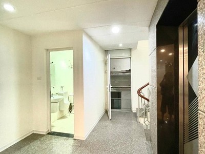 Bán tòa văn phòng mặt phố nguyễn ngọc nại, 185m2, 7 tầng thang máy, 63.8 tỷ, thu 100tr/tháng 2