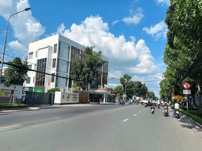 Nhà đẹp 4 lầu có hầm hxt 80m2 ngang 4m ở ngay đi bộ ra đường quang trung gần emart 9.5 tỷ 4