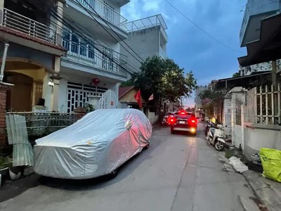 Nhà mơi ô tô đỗ cửa- vào nhà thạch bàn- long biên 50m2 x 7 tầng 12.5 tỷ. 0