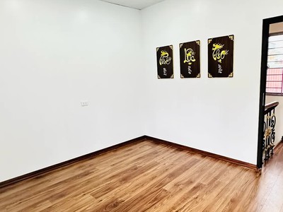 Bán nhà vân đồn 34m2.  5 tầng. mặt tiền 4. giá 7.5 tỷ hai bà trưng hà nội 3