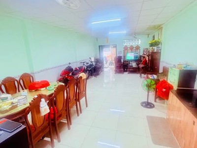 Giáp luỹ bán bích - gần chợ vải phú thọ hoà - hẻm xe hơi - 118m 2 tầng chỉ 9.x 1