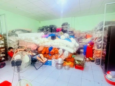 Giáp luỹ bán bích - gần chợ vải phú thọ hoà - hẻm xe hơi - 118m 2 tầng chỉ 9.x 3