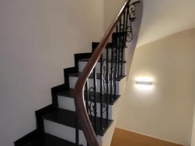 Bán nhà đê trần khát chân 27m2. 4 tầng. mặt tiền 3.25m. giá 13.6 tỷ hai bà trưng hà nội 2