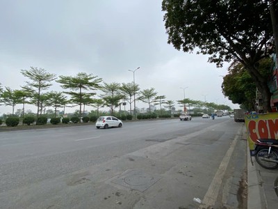 Bán nhà mặt phố nguyễn văn linh   long biên - 6,6 tỷ 2