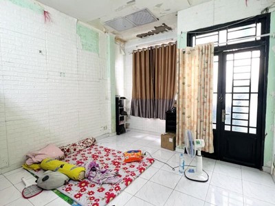 Bán nhà hẻm gò dầuì tân phú 40m2 2 tầng sổ hồng. chỉ 5.8 tỷ, vị trí vàng 3