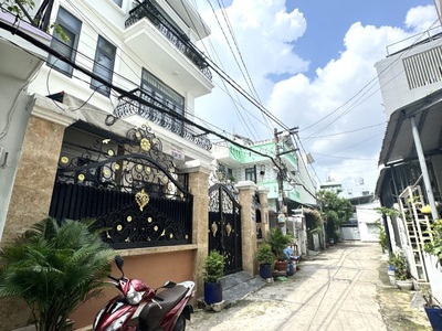 Bán nhà 2 tầng hẻm xe hơi 3 phòng ngủ chỉ 3,35 tỷ gần kha vạn cân linh tây thủ đức. 0