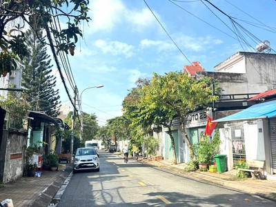 Cần bán gấp nhà 2 tầng khu vip hiệp phú   hẻm ô tô   97m , 4pn   giá tốt 9.5 tỷ - gần chợ kiến thiết 3