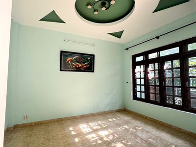 Cần bán gấp nhà 2 tầng khu vip hiệp phú   hẻm ô tô   97m , 4pn   giá tốt 9.5 tỷ - gần chợ kiến thiết 2