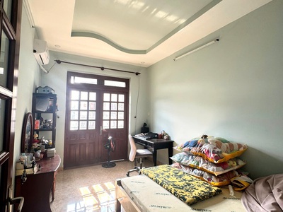 Cần bán gấp nhà 2 tầng khu vip hiệp phú   hẻm ô tô   97m , 4pn   giá tốt 9.5 tỷ - gần chợ kiến thiết 0