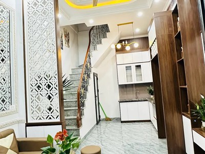 Bán nhà vân đồn 34m2.  5 tầng. mặt tiền 4. giá 7.5 tỷ hai bà trưng hà nội 2