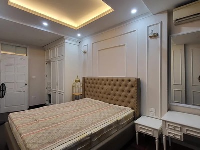 Bán nhà đê trần khát chân 27m2. 4 tầng. mặt tiền 3.25m. giá 13.6 tỷ hai bà trưng hà nội 4