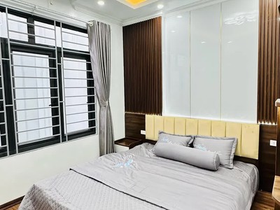 Bán nhà vân đồn 34m2.  5 tầng. mặt tiền 4. giá 7.5 tỷ hai bà trưng hà nội 1