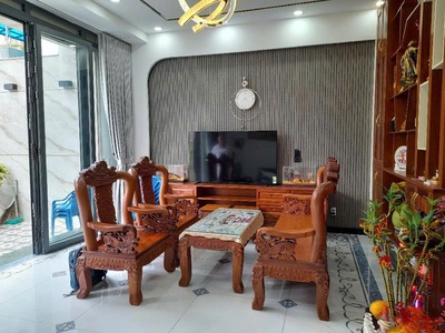 Nhà bà hom , gần kinh dương vương hồng bàng quận 6, 6,5 x14m, 4 tầng chỉ nhỉnh 9tỷ 2