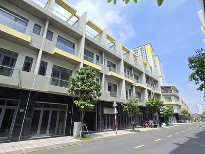 Nhà phố thương mại bcons uni valley   sổ hồng trao tay, ngay trái tim dĩ an 3