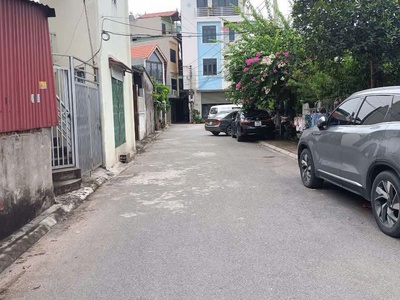 Cần bán 43.8 m2 đất trâu quỳ, giá chỉ 4.5 tỷ, liên hệ 0985865658 0