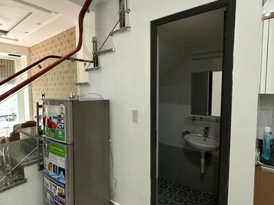 Cho thuê nhà nguyên căn 4 p.ngủ Văn Cao, DT: 50m2. 3