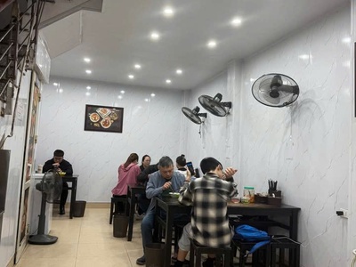 Sang nhượng cửa hàng vị trí đẹp phố nguyễn khuyến, văn quán 0