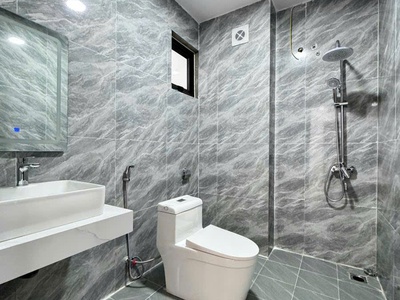 Bán nhà nguyễn văn linh 30m 5 tầng lô góc ô tô hơn 7 tỷ 4