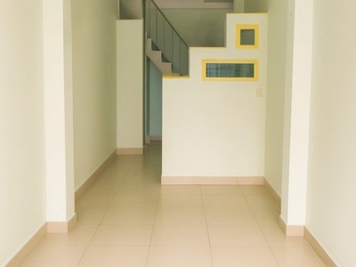 Nhà hẻm ô tô cách mạng tháng tám , quận 10 , 47 m2 vuông vức , 3 tầng , 4.5 tỷ 3