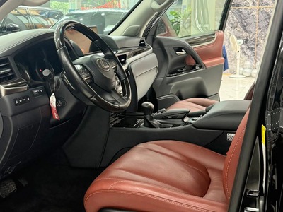 Bán Lexus LX570 nhập Mỹ, sản xuất 2018, lăn bánh chưa đầy 4 vạn, 8
