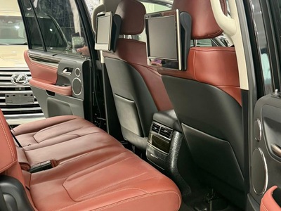 Bán Lexus LX570 nhập Mỹ, sản xuất 2018, lăn bánh chưa đầy 4 vạn, 10