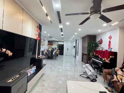 Đẹp tốt Chung cư Thiên Nhiên Kỷ Hà Đông 62m2, 2 ngủ, 2vs, nội thất vip nhỉnh 5.x tỷ 3