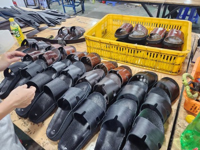 Lấy sỉ ví da thắt lưng túi xách tận xưởng Trường Chinh Gía sỉ từ 40K 2