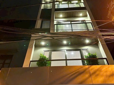 Nhà mới đẹp - phố trạm - thang máy xịn ô tô vào nhà ngõ thông full nội thất cao cấp 1