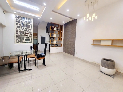 Nhà 5 10m 2 lầu/st hẻm 125 nguyễn thị tần p1q8 0