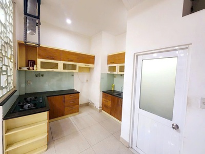 Nhà 5 10m 2 lầu/st hẻm 125 nguyễn thị tần p1q8 2