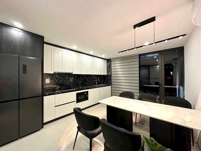 Nhà mới đẹp - phố trạm - thang máy xịn ô tô vào nhà ngõ thông full nội thất cao cấp 3