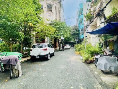 Ngay đh công thương - mặt tiền 10m - nhà đẹp 4 tầng - 64m chỉ 9.x 3